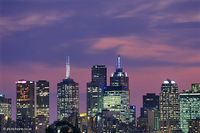 Melbourne skyline at night (2007).jpg